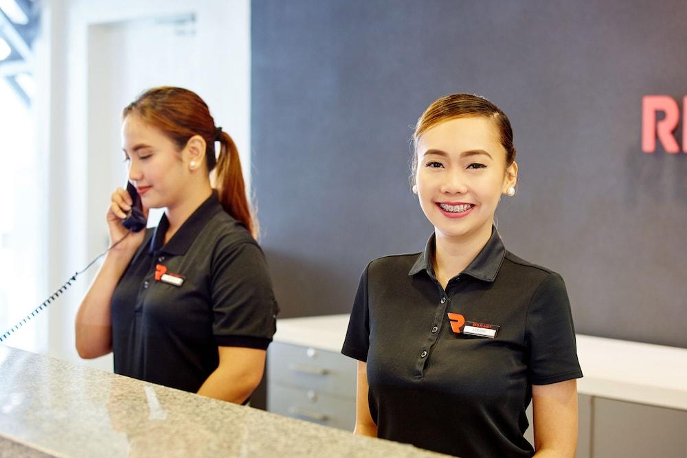 Red Planet Makati Avenue Manila Hotel Makati City Exterior foto